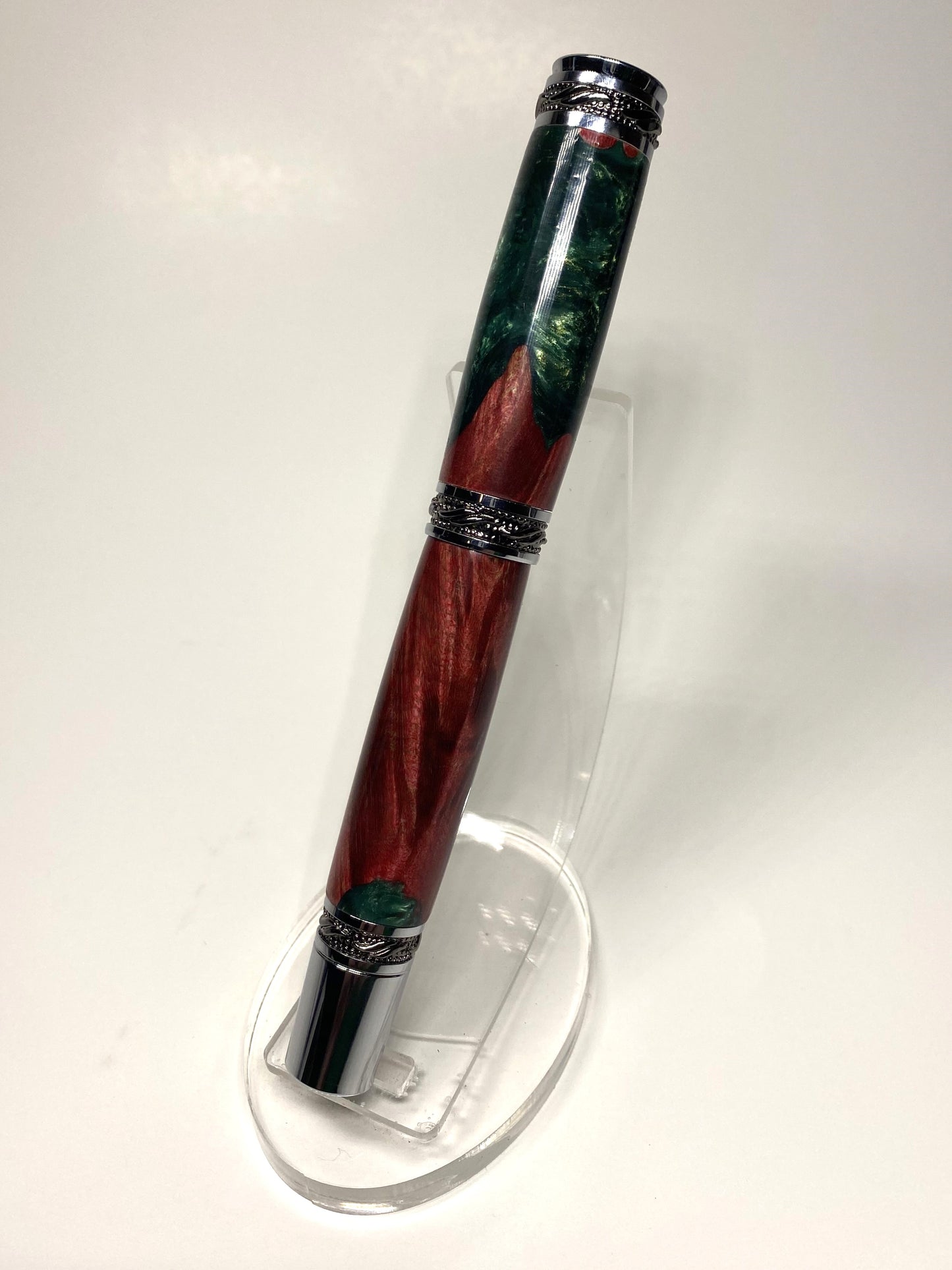 Majestic Red & Green Fountain Pen with Swarovski Crystal